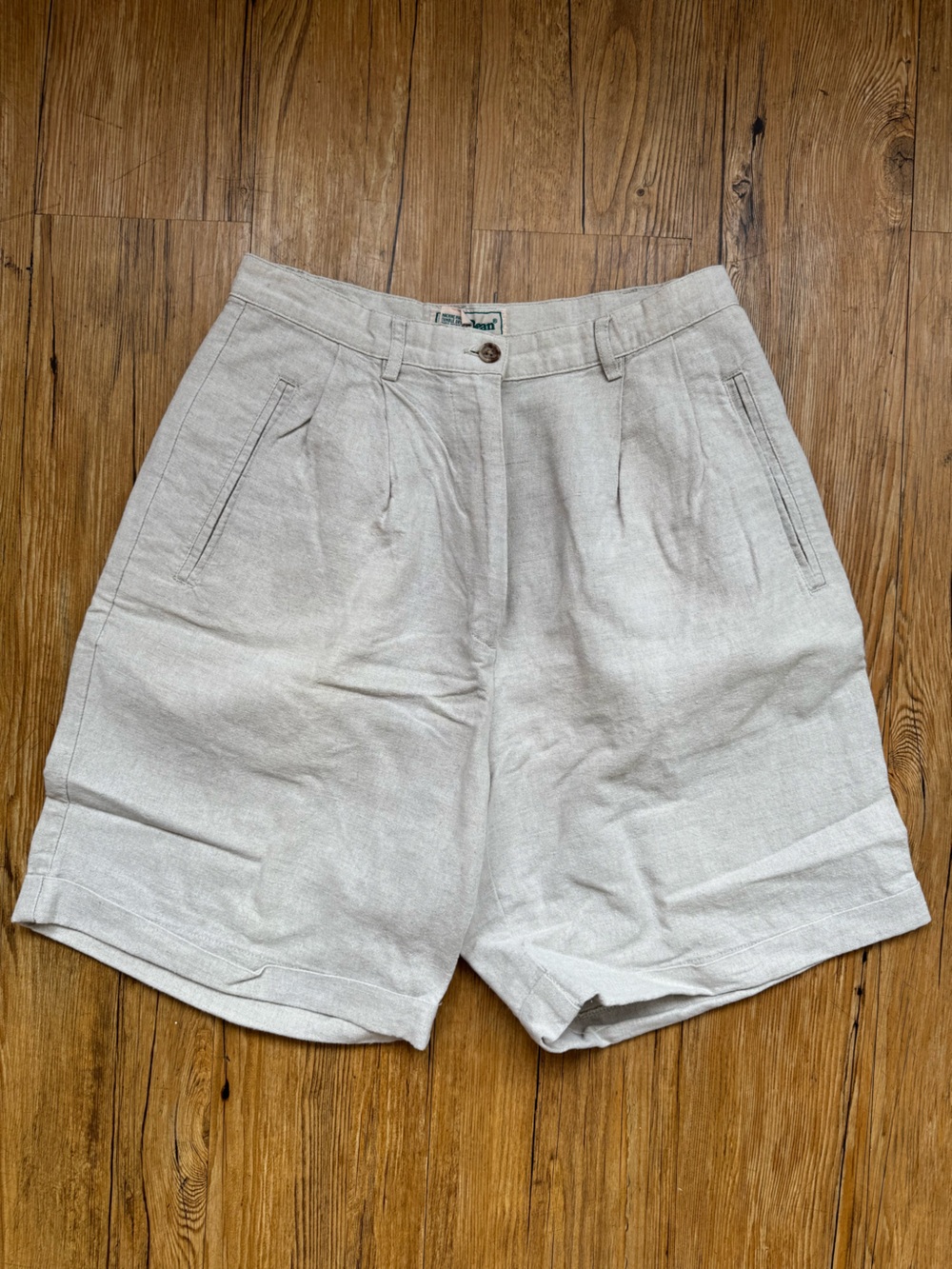 Vintage LL Bean Pleated Beige Linen Blend Bermuda Shorts